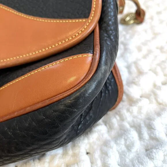 Vintage Dooney & Bourke Carrier Crossbody Bag (Navy/Tan) - Picture 13 of 15